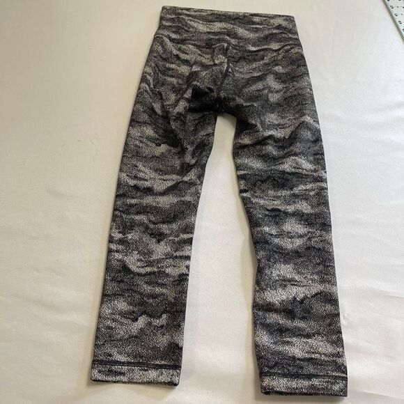 Lululemon Black Grey Wunder Under Leggings Size 4 - Picture 8 of 9